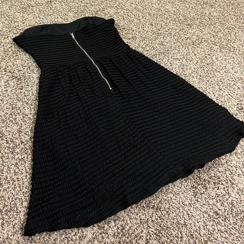 Little black dress textured with zipper back size M